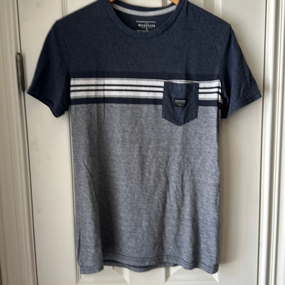 Quiksilver pocket tee. Men’s small.